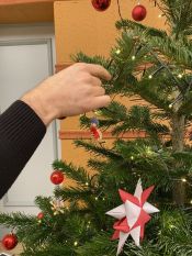 Eine gesegnete Adventszeit wünschen Ihnen die hauptamtlich Mitarbeitenden des Ev. Kirchenkreises Berlin Süd-Ost im Kirchlichen Verwaltungsamt und in der Superintendentur. Foto: ekbso.de